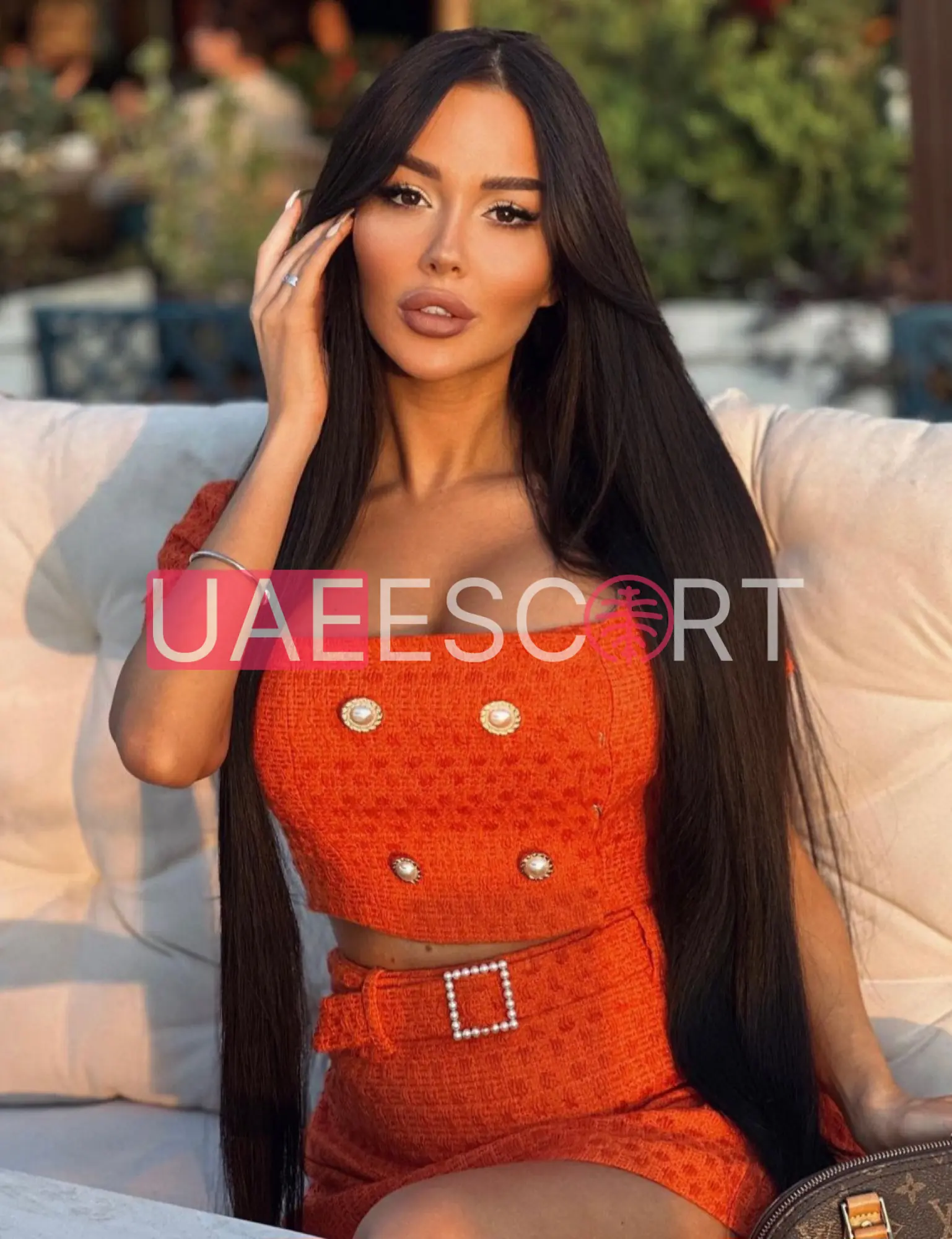 Kira , bust size B, height 170, weight 50, age 27