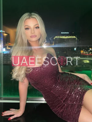 Kylie , bust size D, height 169, weight 66, age 24