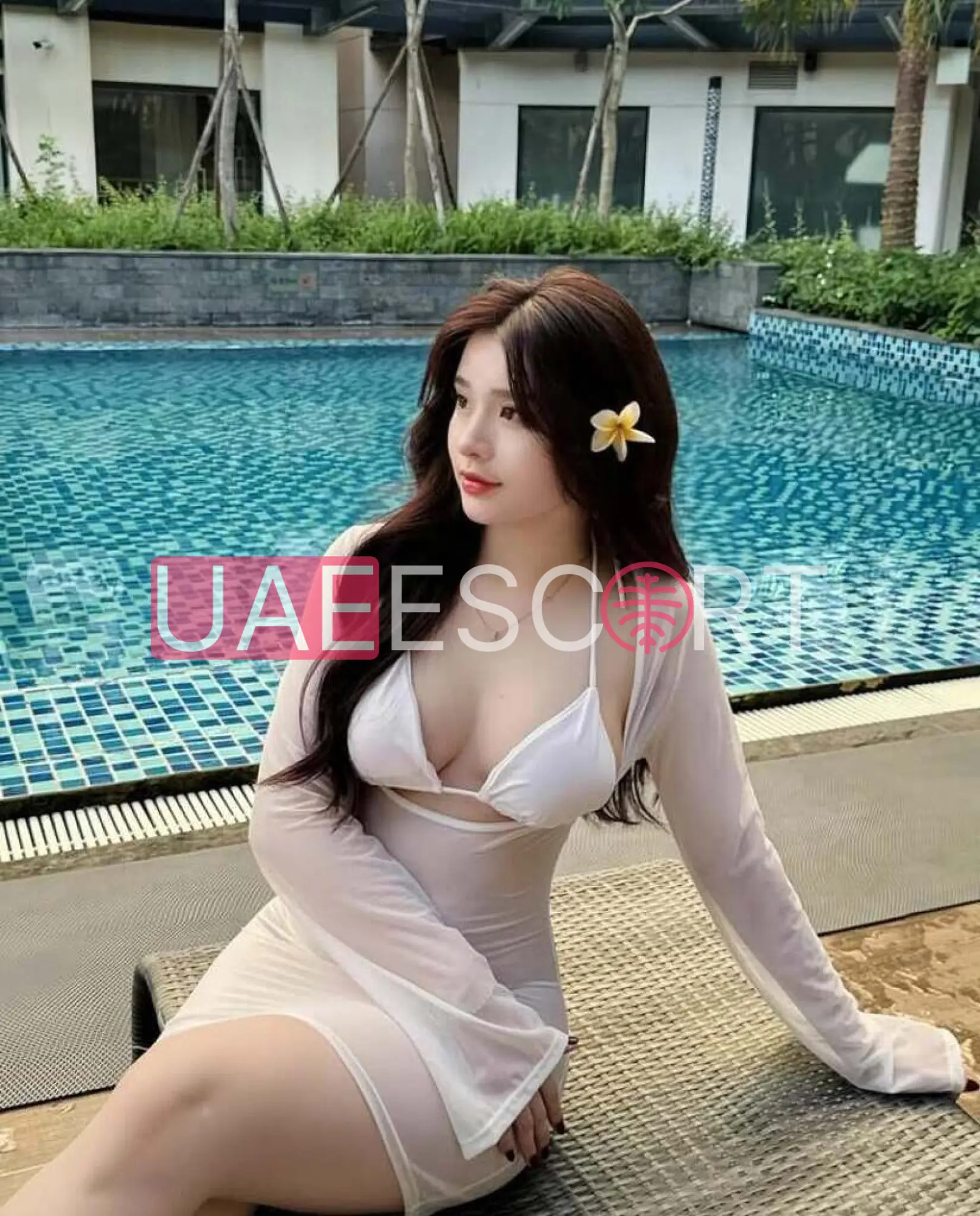 Lindy , bust size D, height 160, weight 50, age 23