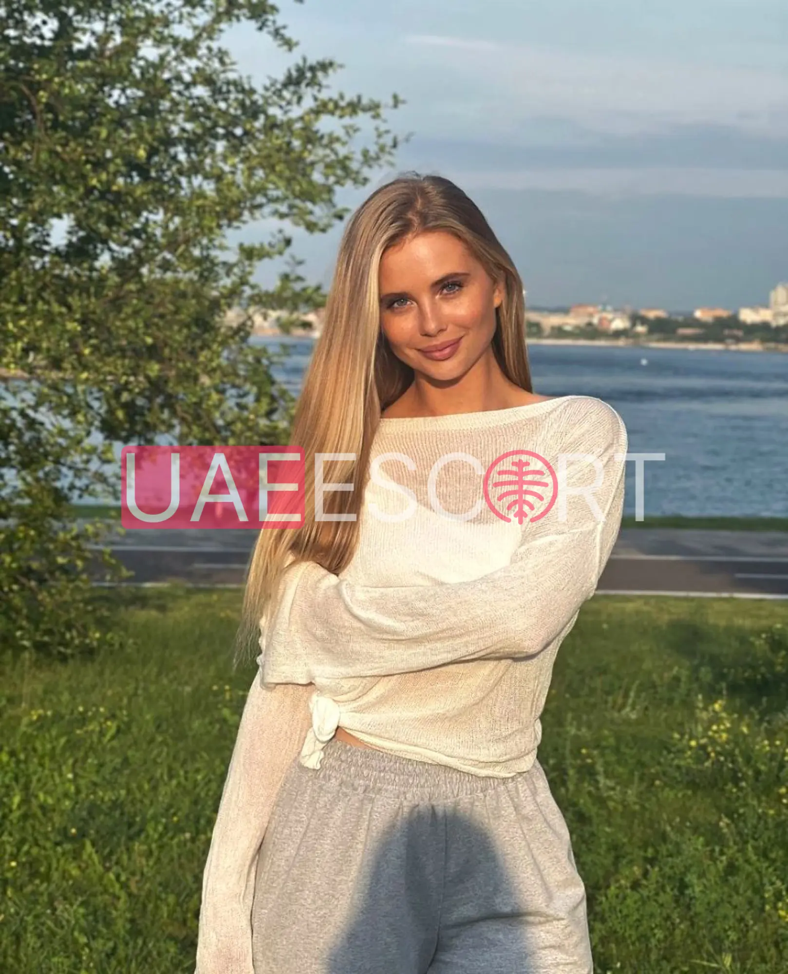 Charlotte, bust size B, height 169, weight 51, age 25