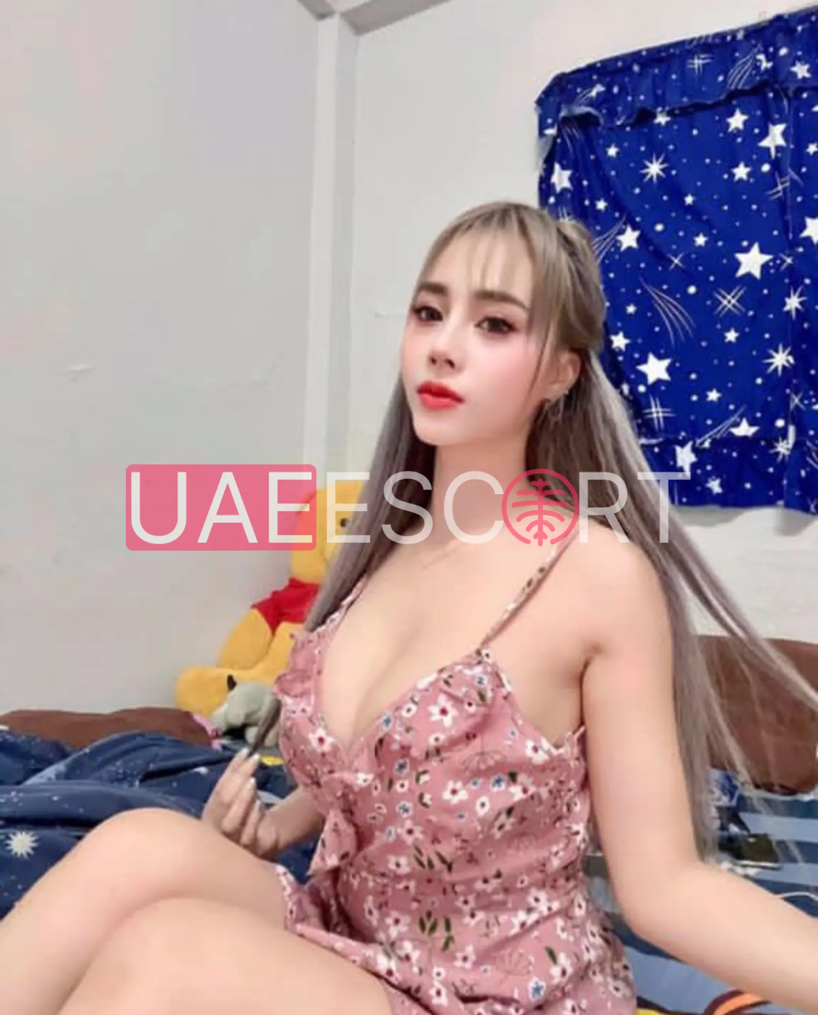 Cora, bust size E, height 163, weight 48, age 22