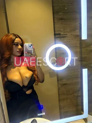 Desi , bust size C, height 157, weight 68, age 27