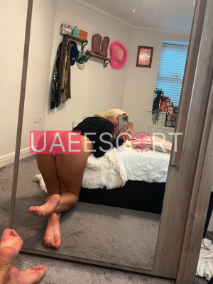 Cherry , bust size D, height 172, weight 75, age 26