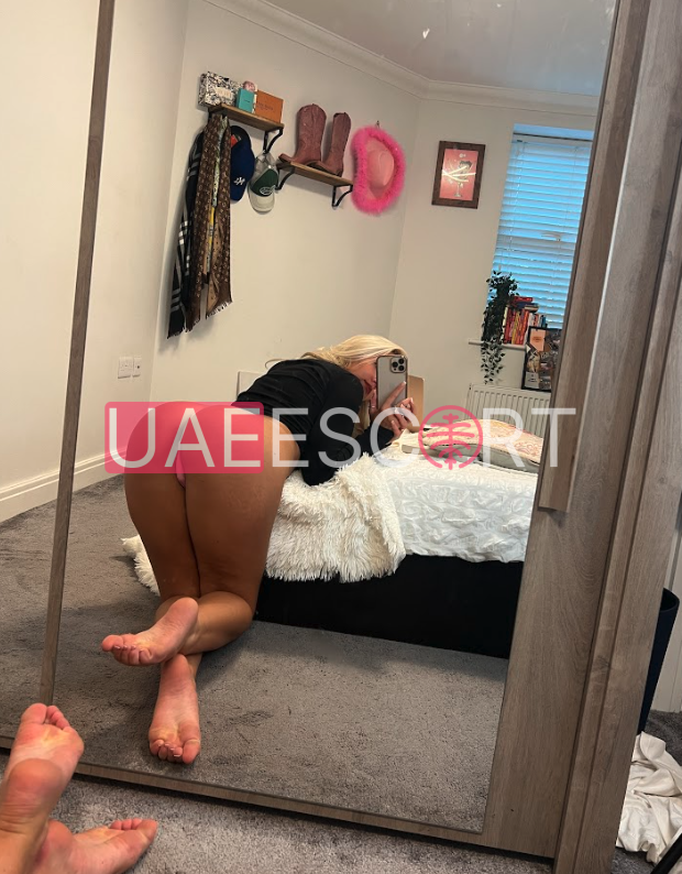 Cherry , bust size D, height 172, weight 75, age 26