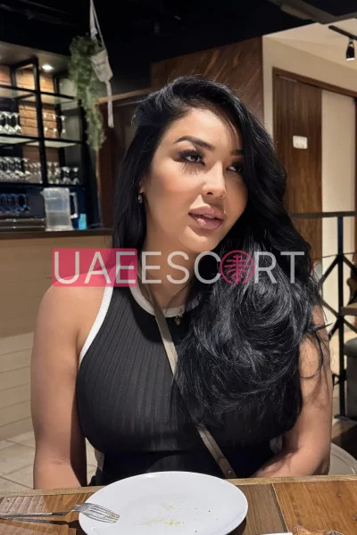 Allyssa, bust size D, height 166, weight 68, age 21