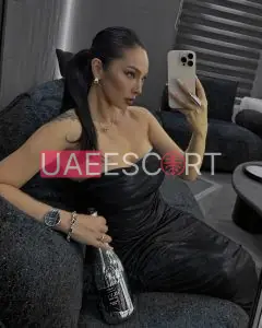 Demi, bust size C, height 169, weight 52, age 27, photo 4