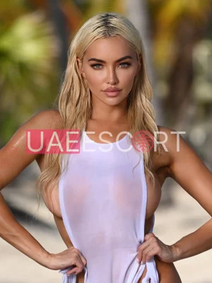 Lindsay , bust size D, height 169, weight 66, age 26