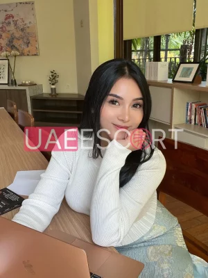 Amalia , bust size B, height 166, weight 49, age 18