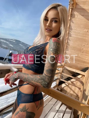 Anais , bust size C, height 177, weight 66, age 25