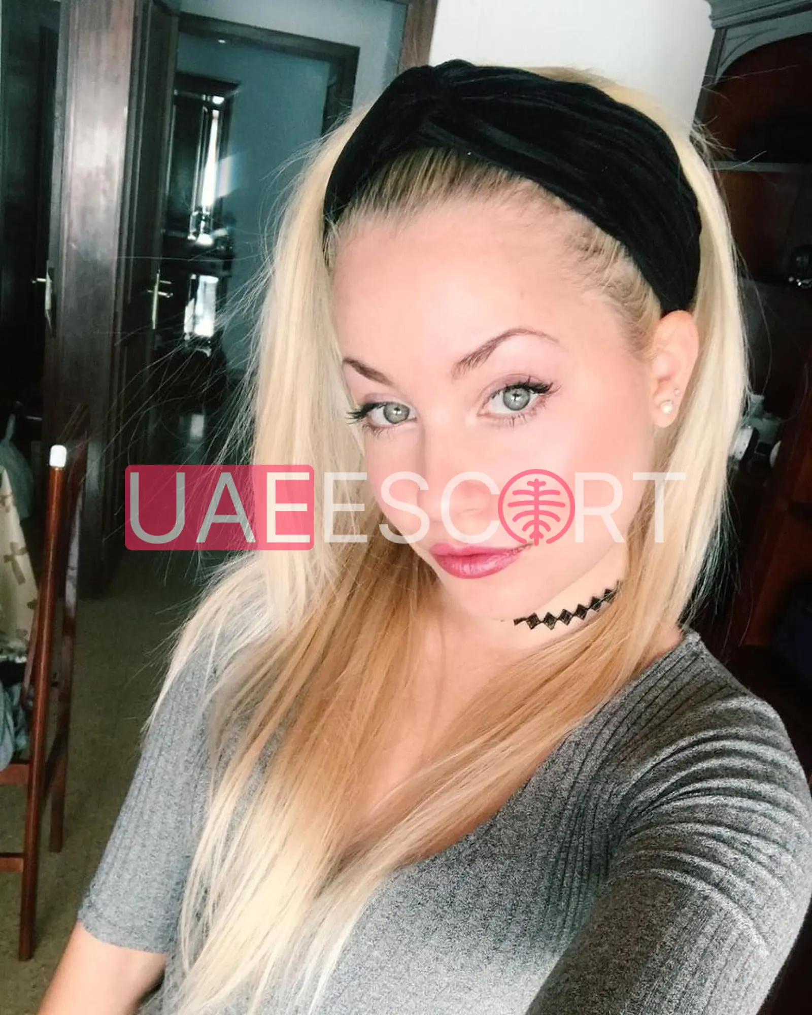 Corine , bust size B, height 173, weight 75, age 28