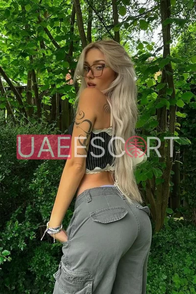 Anissa, bust size C, height 167, weight 58, age 22