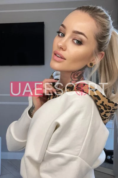 Anais, bust size C, height 177, weight 66, age 25