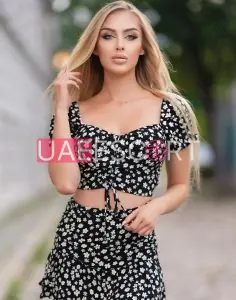 Lonna, bust size B, height 170, weight 53, age 24, photo 4