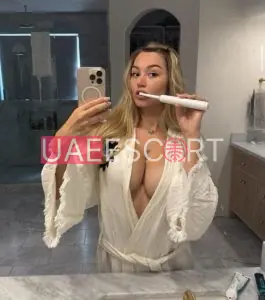 Allison, bust size B, height 161, weight 55, age 23, photo 3