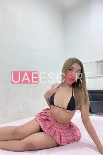 Arta, bust size B, height 162, weight 49, age 21