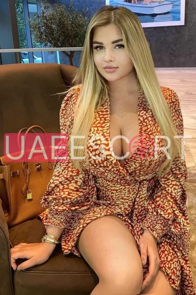 Lanette, bust size B, height 160, weight 52, age 25