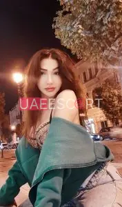 Les, bust size D, height 177, weight 77, age 24, photo 4