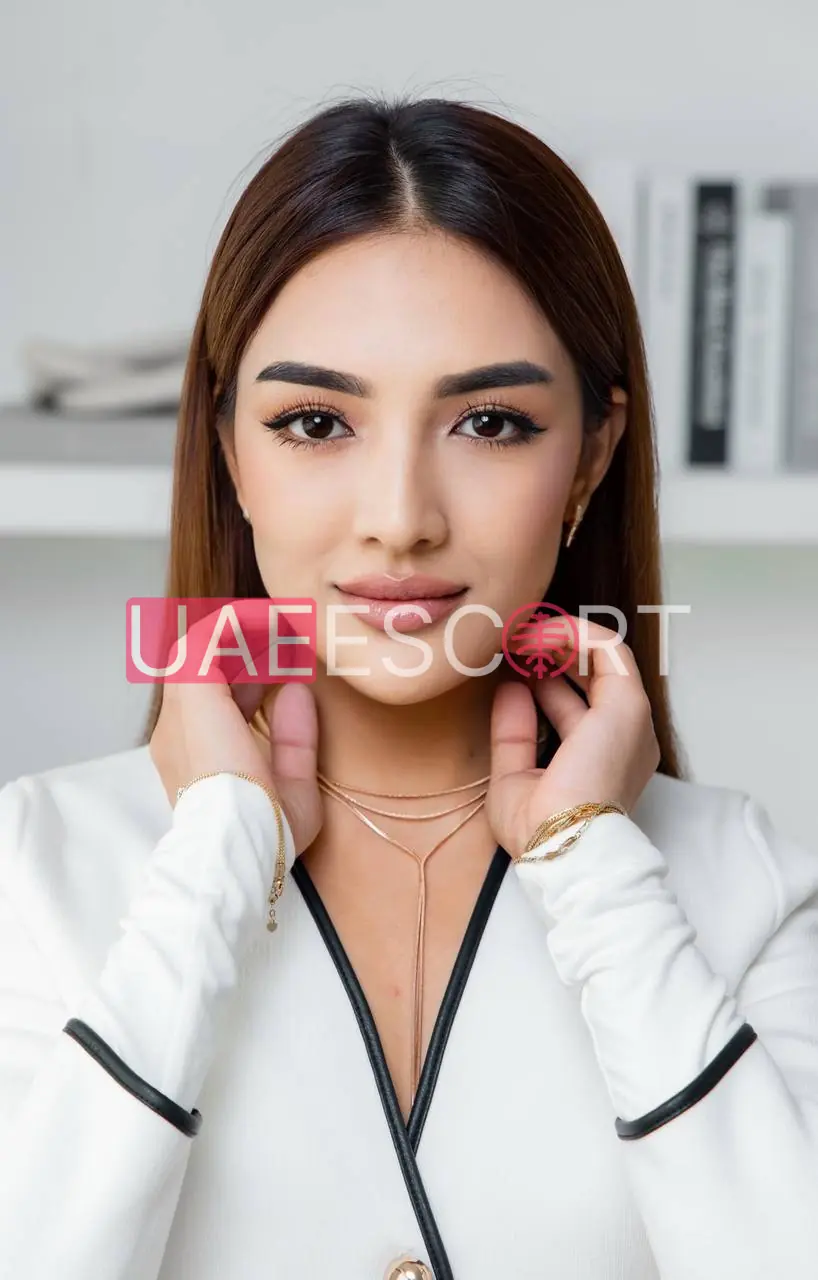 Nura , bust size B, height 170, weight 52, age 25