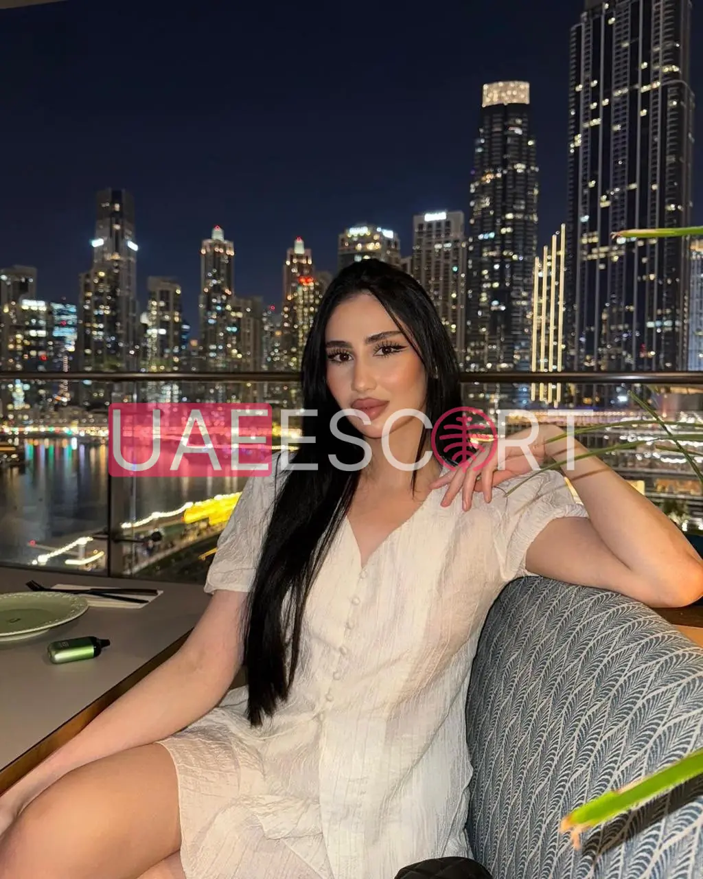 Isabel , bust size C, height 174, weight 55, age 24