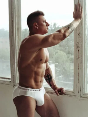 Alessandro , bust size , height 188, weight 98, age 29