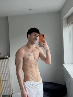 Alfonso , bust size , height 190, weight 79, age 25