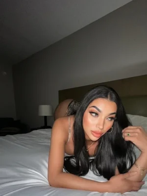 Barbara , bust size C, height 170, weight 70, age 23